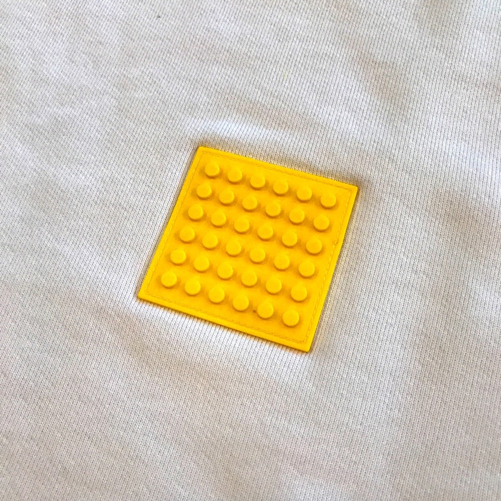 LEVI”S x LEGO 2020 Limited Edition Customizable Crewneck - Picture 8 of 9
